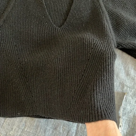 Deluc deep V-Neck Ribbed Sweater - Picture 5 of 7